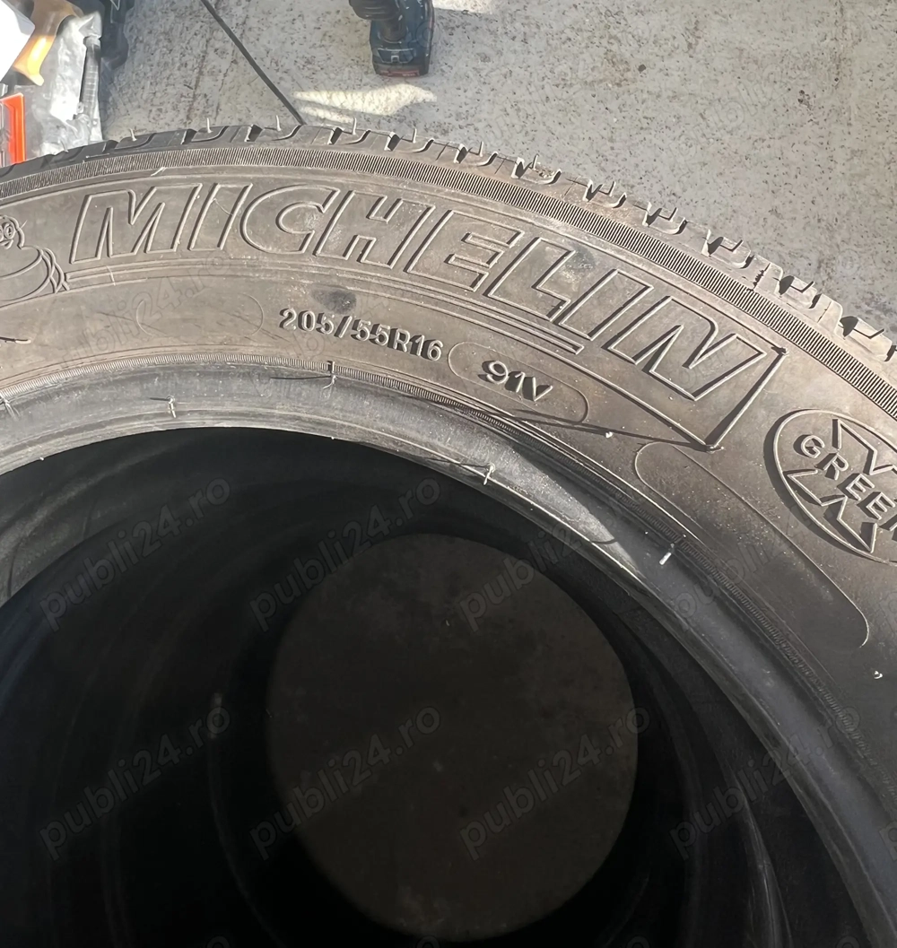 Vând 2 seturi de cauciucuri marca Nexen și Michelin