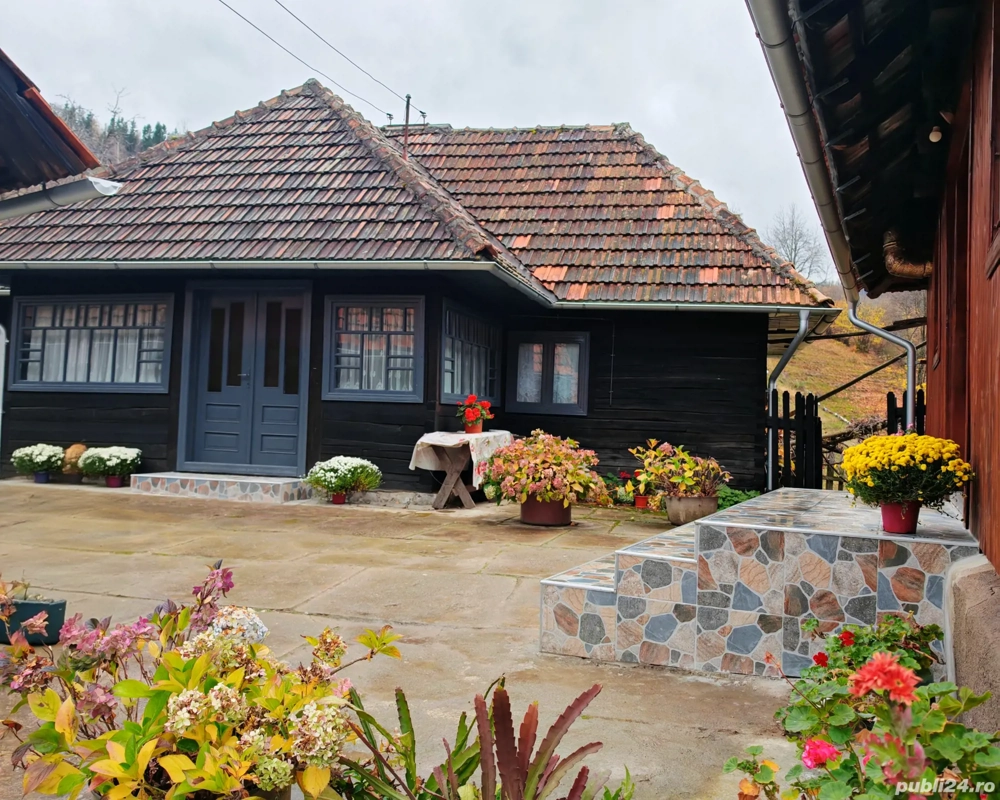 Vând casă locuibilă cu teren aferent situată în satul Alun (Comuna Boșorod) 