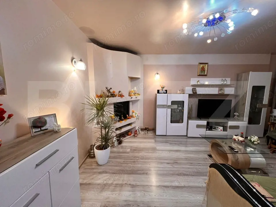Apartament 4 camere decomandat,2bai
