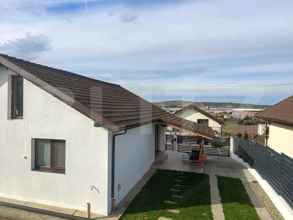 Casă individuală pe un nivel, cu garaj, zona Sannicoara