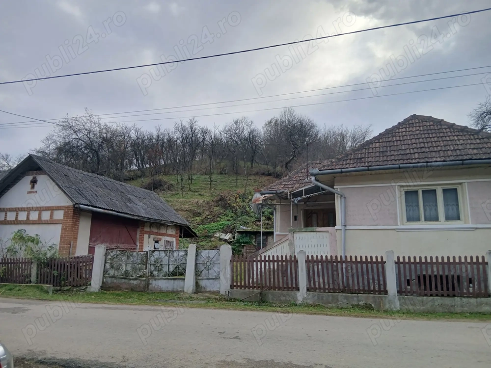 Casă la țară la 60 km de Cluj-Napoca 