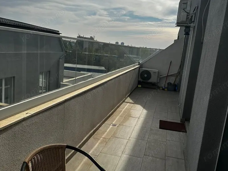 Apartament 3 camere.Vitan - Barzesti.