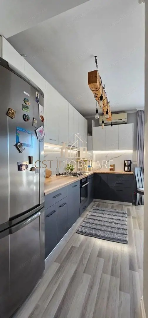 Vând apartament 3 camere