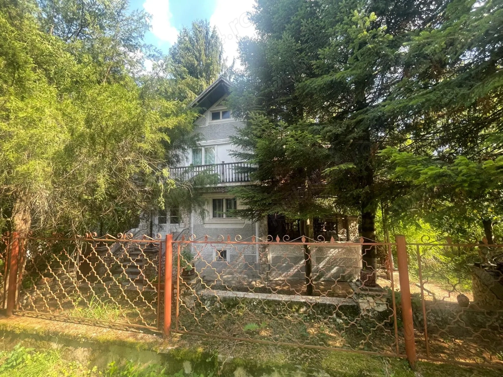 De vânzare casă cu teren intravilan   Roșia Nouă, comuna Petriș, jud. Arad