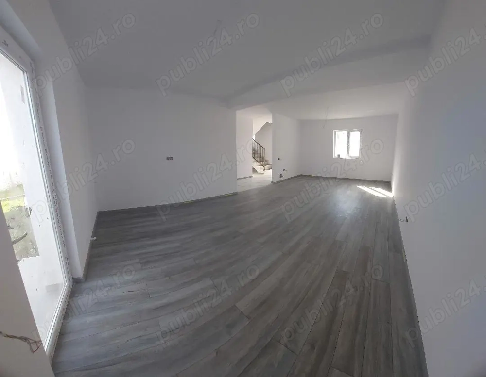 Casa Single-parter cu mansarda, bucatarie inchisa, 4 camere, 237 mp teren