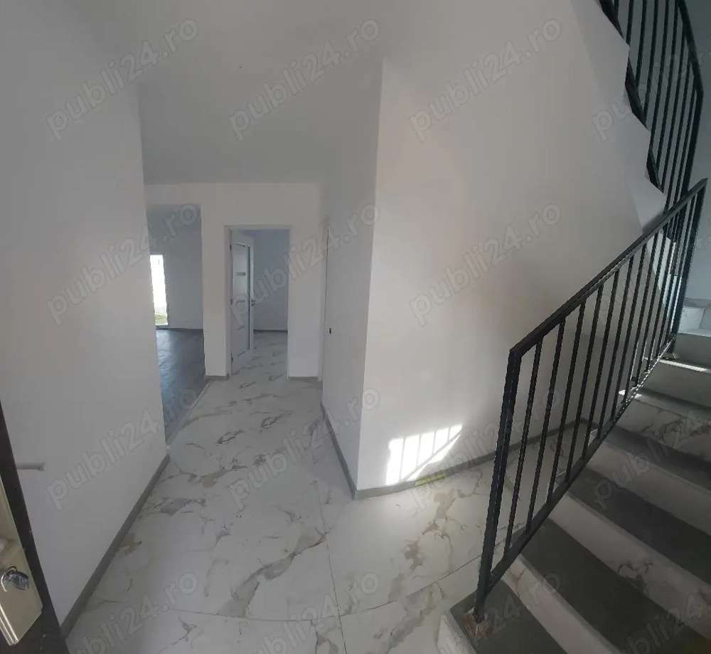 Casa Single-parter cu mansarda, bucatarie inchisa, 4 camere, 237 mp teren