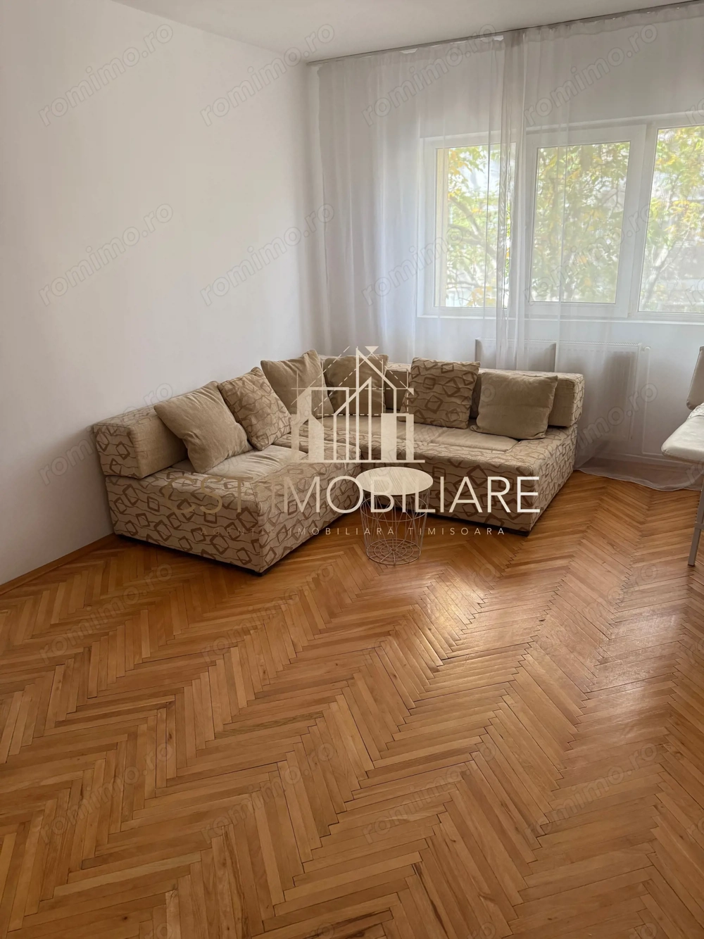 Apartament 3 camere decomandat - 2 bai, 2 balcoane, zona Soarelui