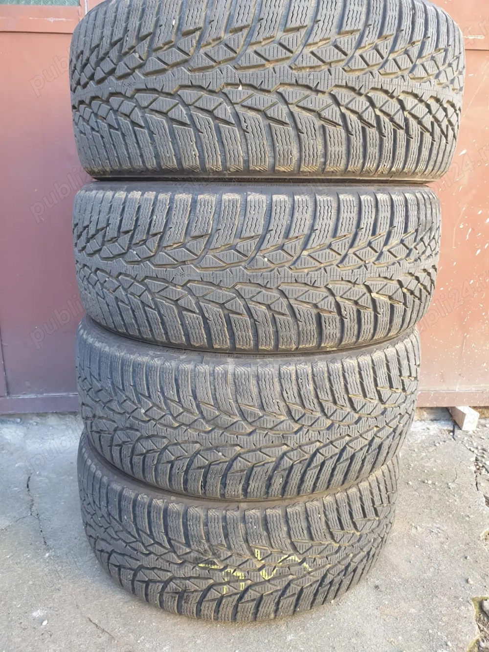 Vand cauciucuri de iarna folosite