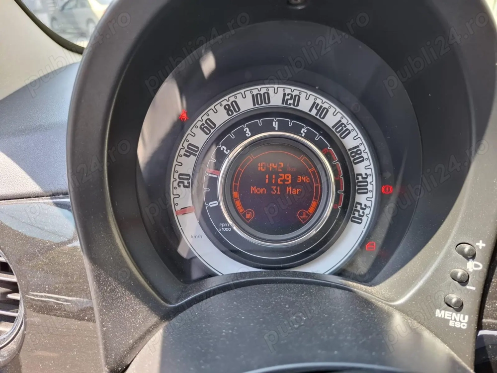 Fiat 500 coupe benzina marcat GUCCi an fabricatie 2012 km 104000 km  3 299   Prețul e negociabil