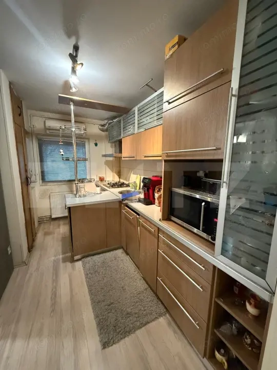 Apartament 4 camere, 80 mp, mobilat/utilat,  zona Vest 