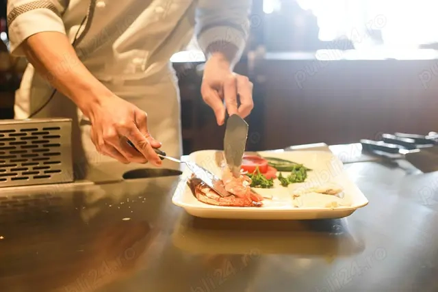 Angajam Bucatar,Pizzier , ospatar chelner ,Sofer