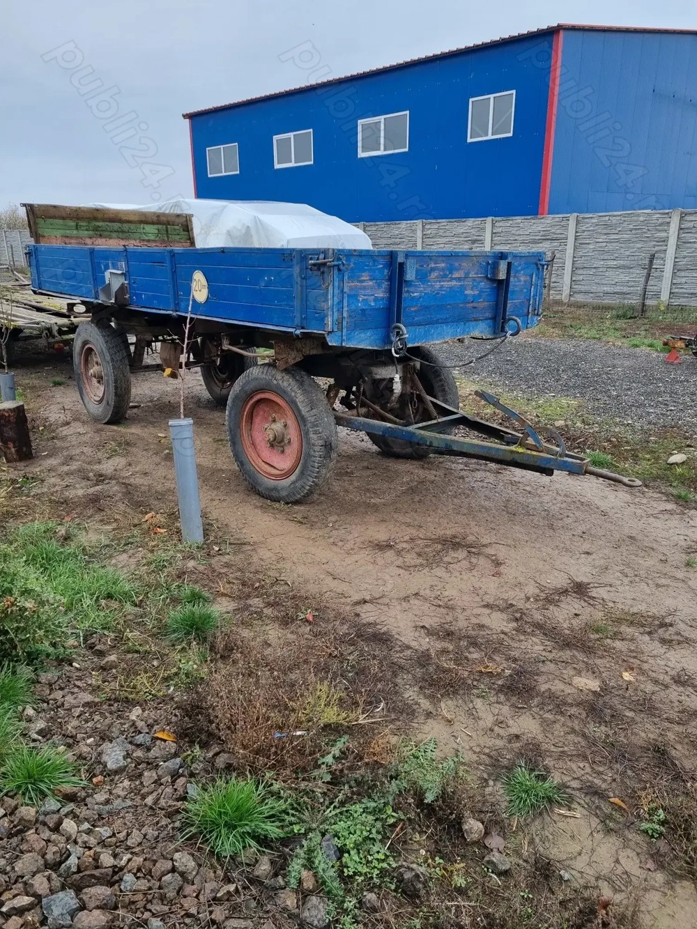 Vând remorcă tractor 