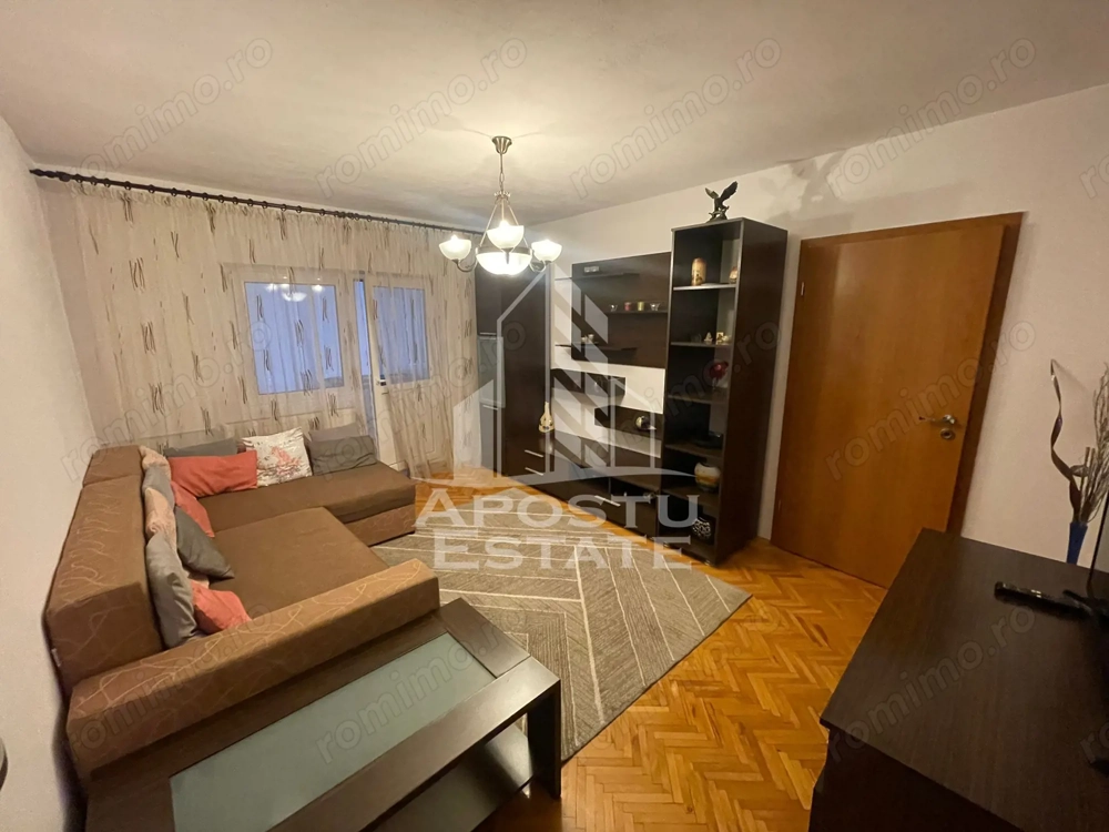 Apartament 3 camere, semidecomandat, zona Kiriac, prima inchiriere.