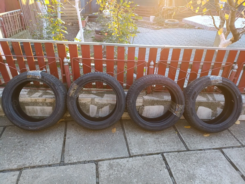 Roti și jante cu anvelope.