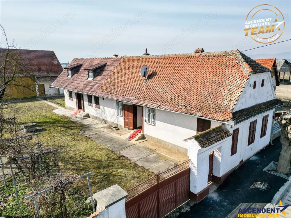 Tur 3D! Casa autentica cu sura,1.800mp teren, in statiunea balneara Valcele,Araci, Covasna