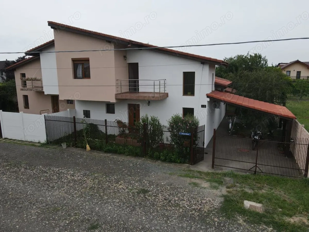 1 2 Duplex de Vânzare 152 mp utili + 455 mp teren Locație Excelentă!
