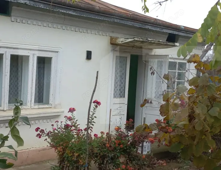 Casă bătrânească cu teren generos – 1.807 mp, Tulbureni