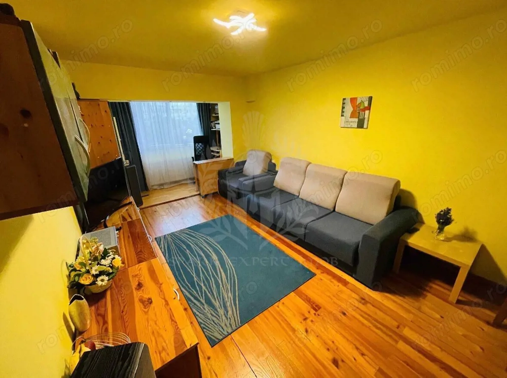 2 CAMERE // REPUBLICII // MOBILAT