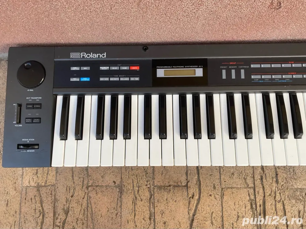 Roland Juno Alpha 2 synth   orga