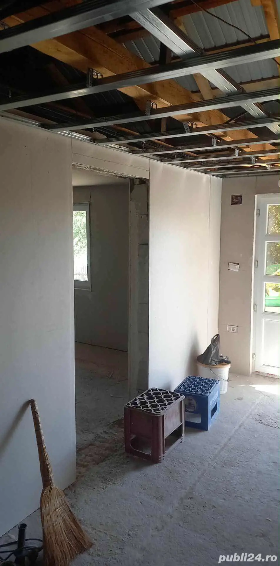 ofer servicii în construcții civile interioare și exterioare-de calitate, și atenție la detalii 