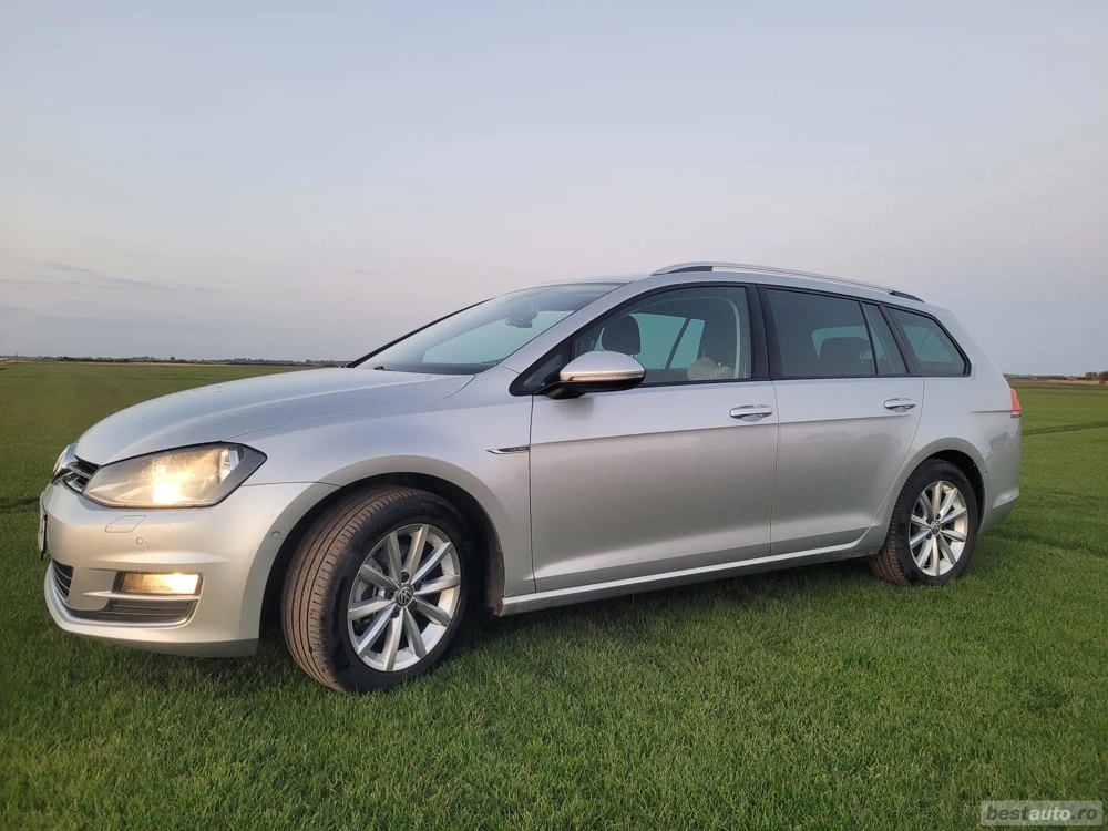 Volkswagen Golf 7, model Lounge, an 2016, 1598 cmc diesel, 110CP, Argintiu