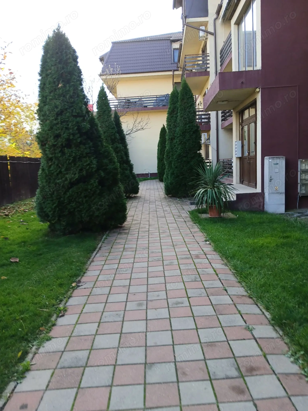 Vând Apartament Câmpia Islaz, central, 3 camere  - Bloc Nou - etaj 1