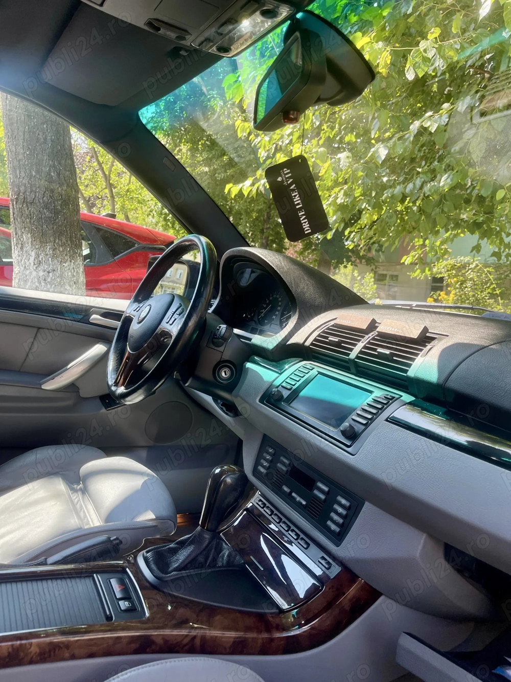 Vand sau schimb bmw x5 4.4i