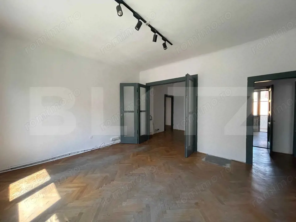 Apartament cu 4 camere, 120 mp, în Centrul Clujului