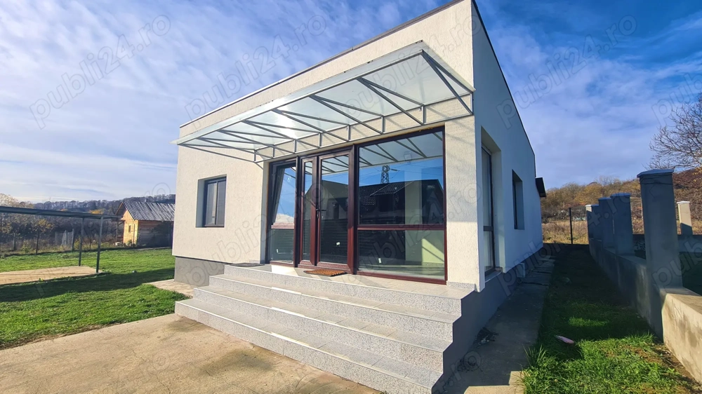 Casă de vânzare în Curtea de Argeș.