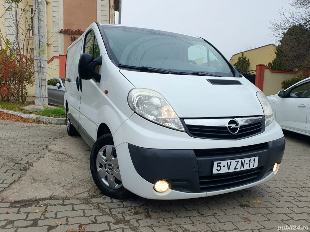 Opel Vivaro 2.0cdi 2013 euro 5 clima
