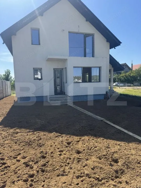 Casa P+M, exterior finisat, interior la gri, 500 mp teren, Simnicul de jos