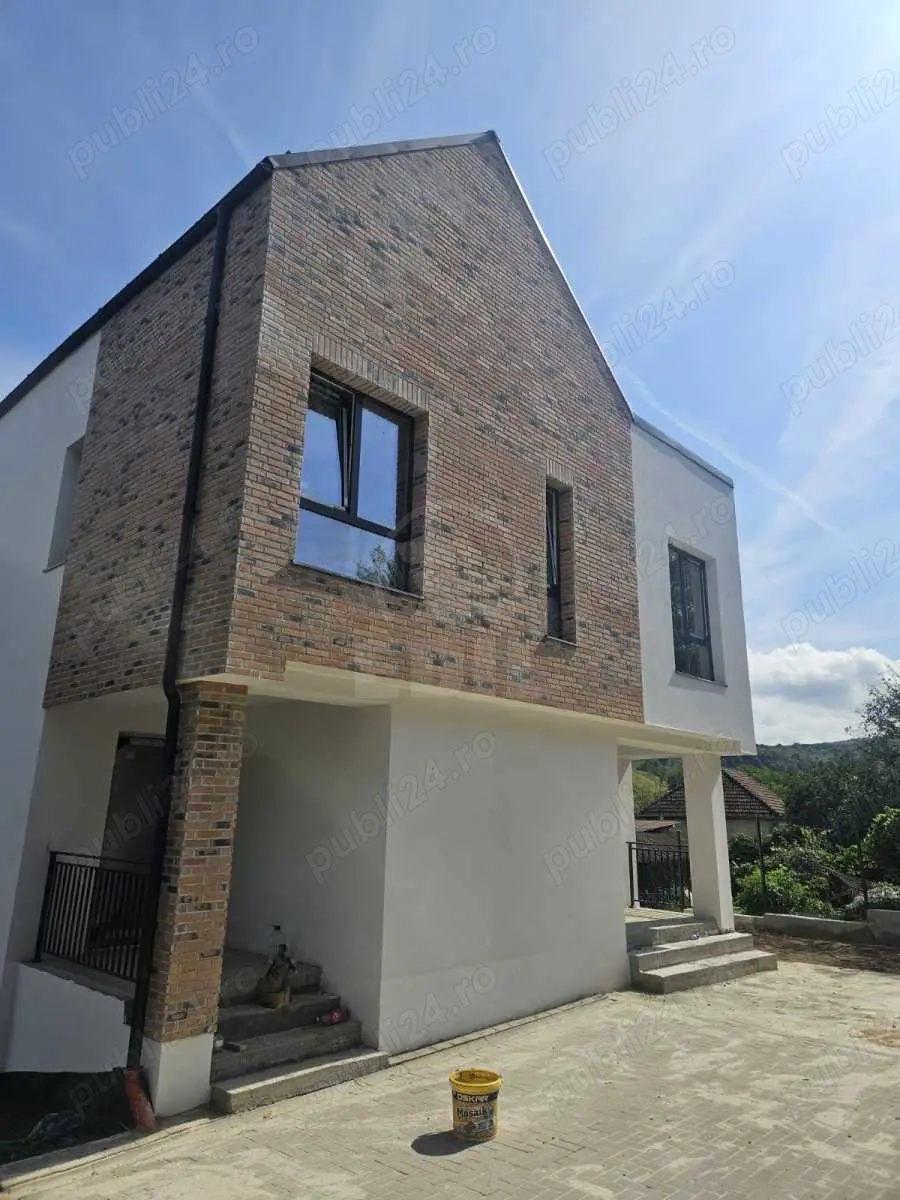 Duplex de vanzare, zona Tauti, Floresti
