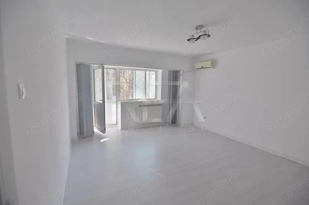 Apartament cu 2 camere la un minut de mers pe jos până la stația autobuzului 104