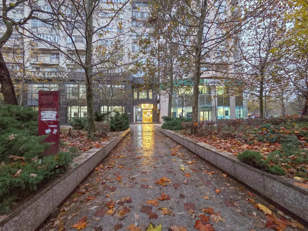 Apart 3 camere birouri stradal Bulevardul Unirii colt Nerva Traian