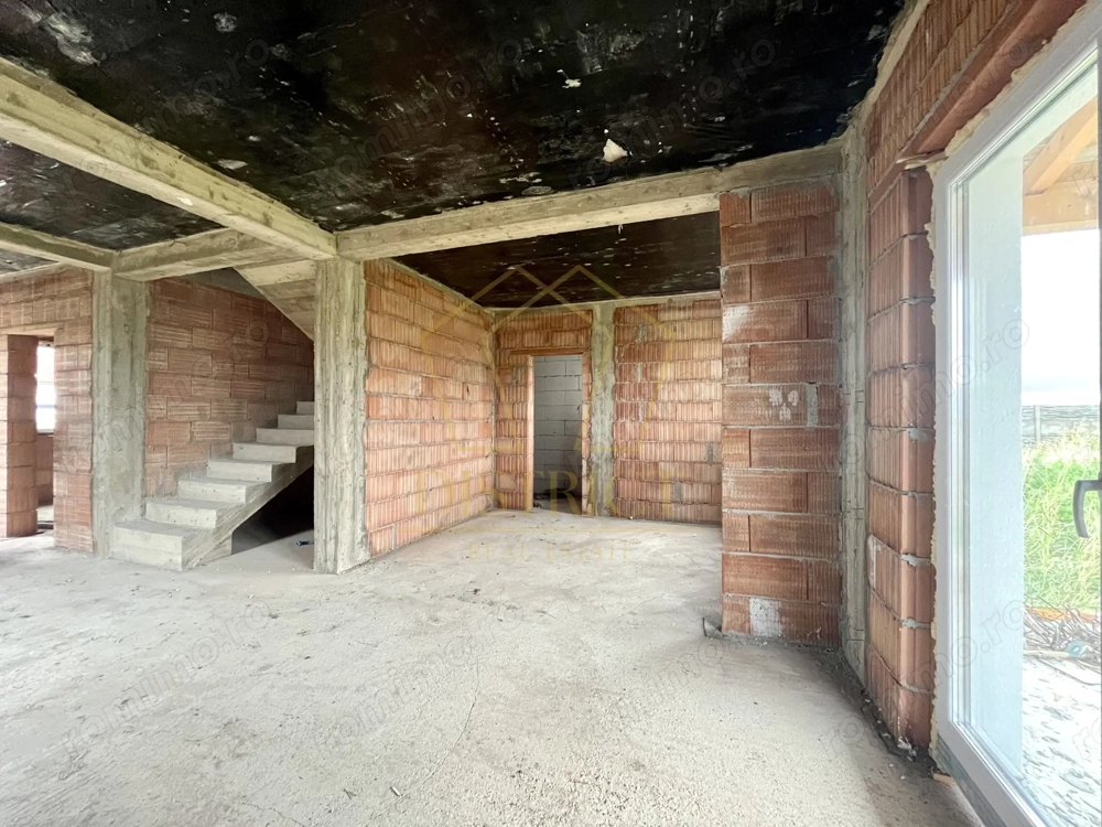 Duplex cu 4 camere | Despărțit prin camera tehnica | Mosnita Noua