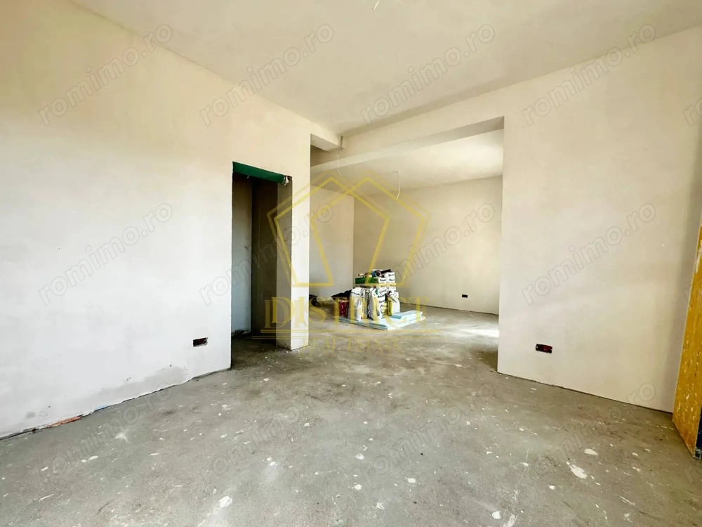 Duplex superb cu 5 camere despartit prin garaj | Dumbravita