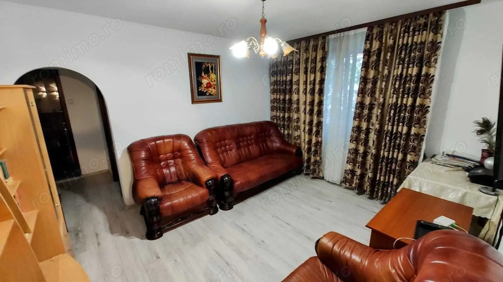 Apartament 2 camere, mobilat, renovat, langa metrou, Piata Chibrit