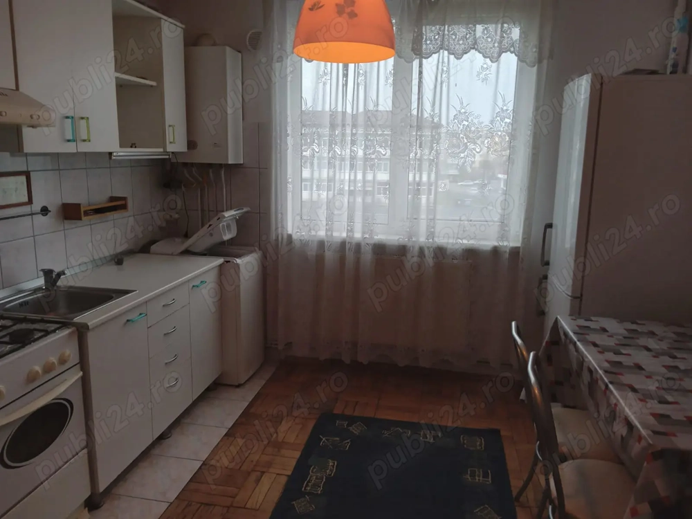 Vând garsonieră în Deva, et.2, zona Dacia.