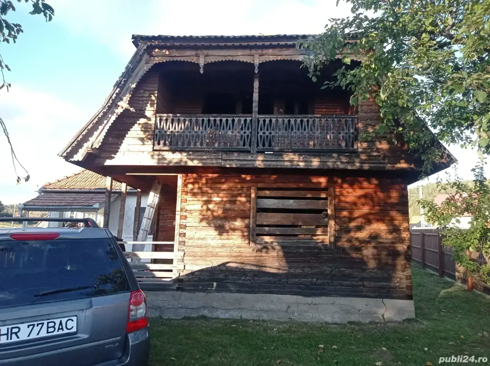 Se vinde casa taraneasca barne