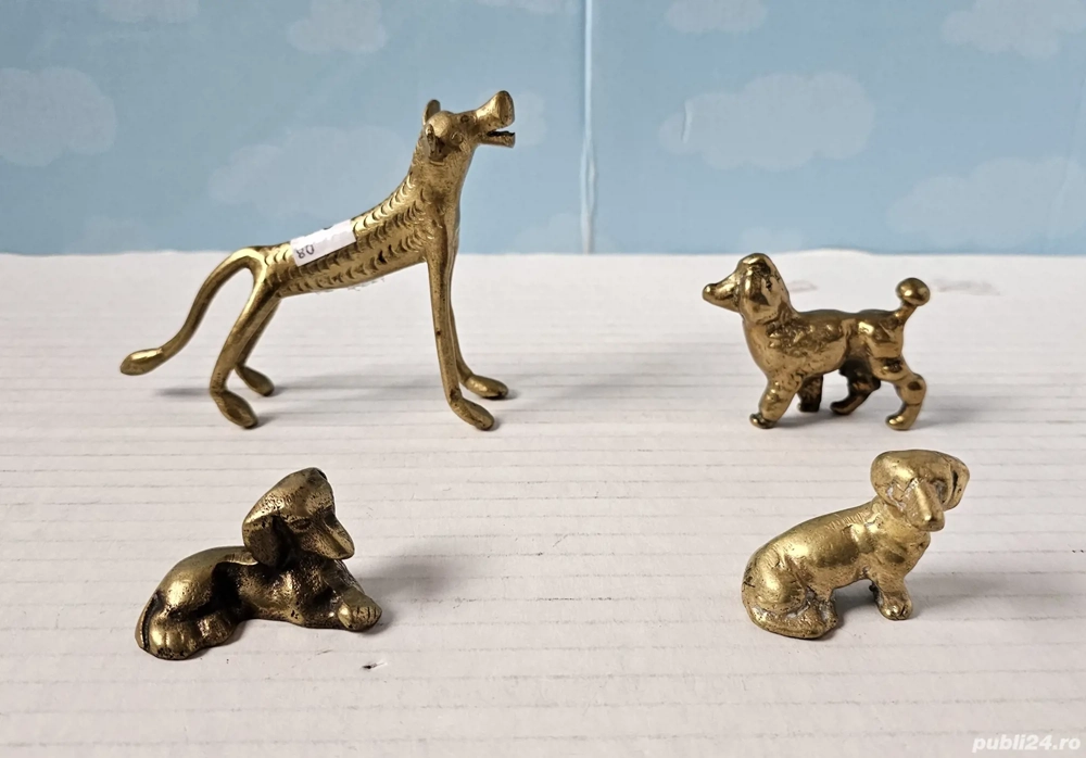 Lot miniaturi câini din bronz