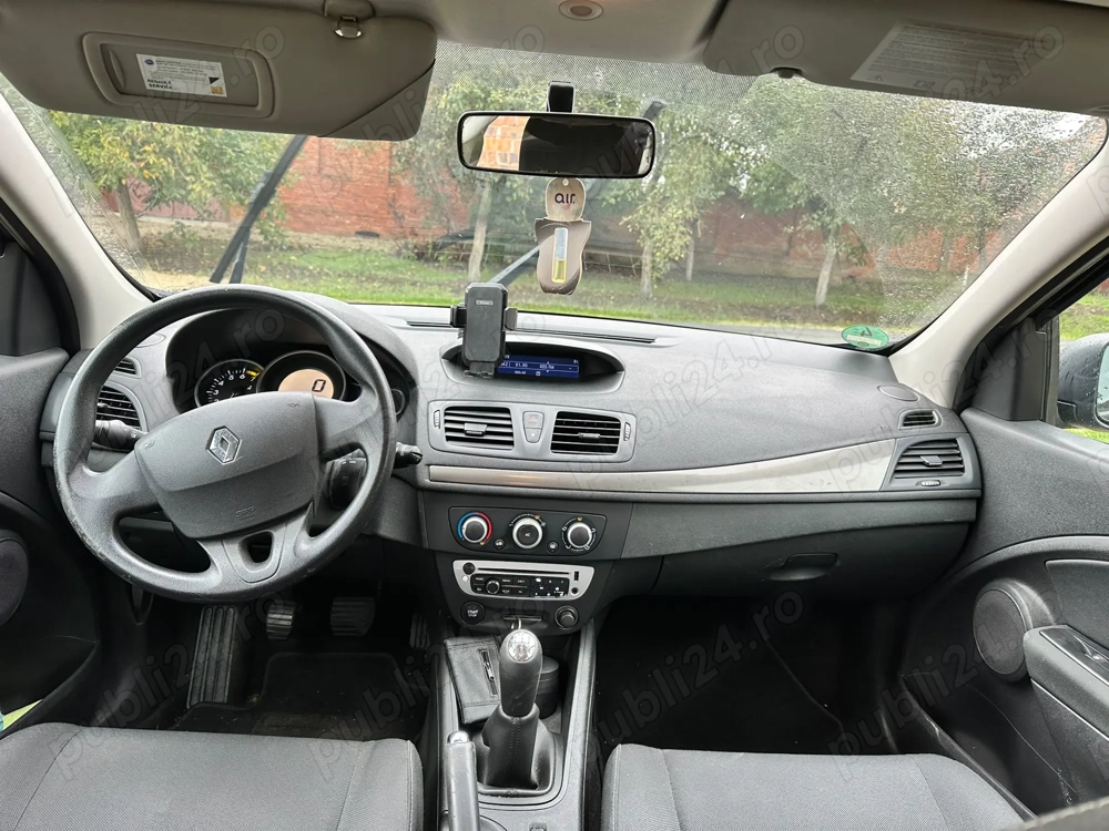 De vînzare . Renault Megane 3, benzina motor 1,6 !