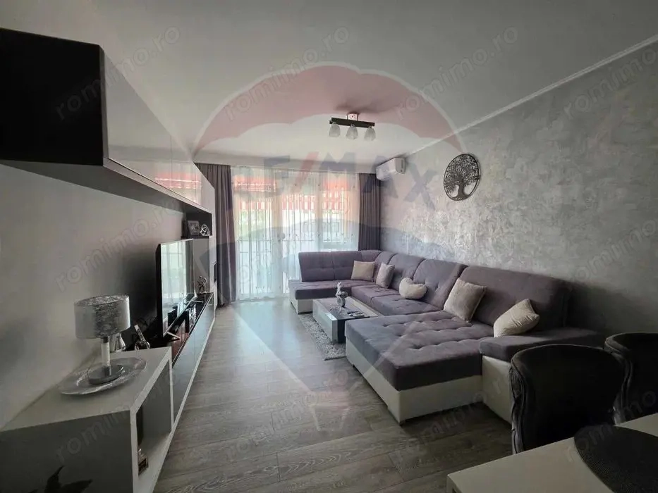 Apartament cu 3 camere si loc de parcare la Ared Micalaca