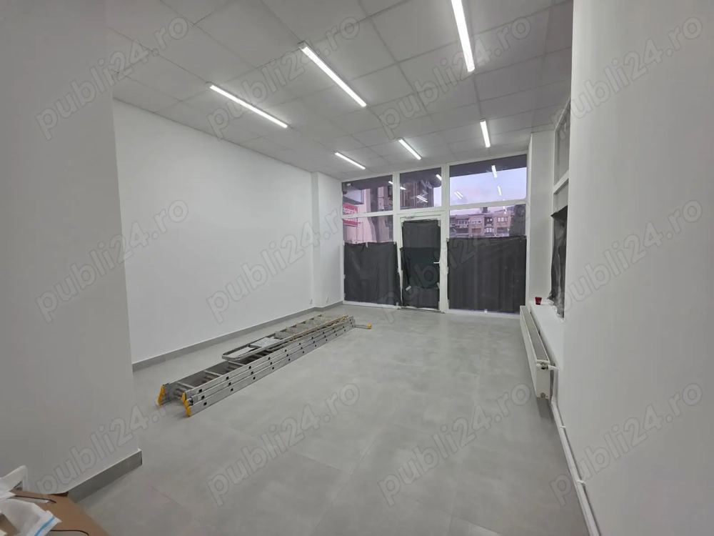 Spațiu comercial de închiriat   Central, Deva (lângă Casa de Cultură), P-ta Victoriei