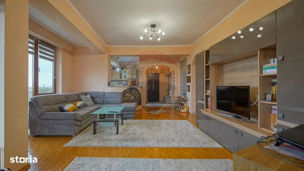 Apartament 3 camere zona Tractorul 