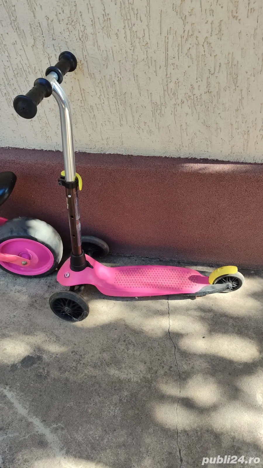 trotineta roz 