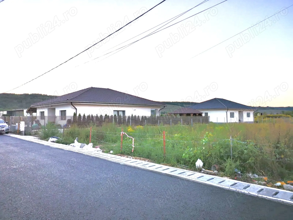 Teren intravilan 900 mp( autorizatie de construire, toate utilitatile) 