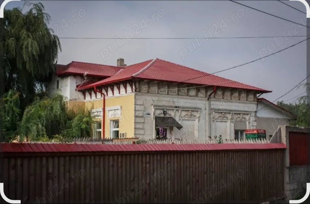 Casa cu teren  2440mp + Magazin alimentar De vânzare!!