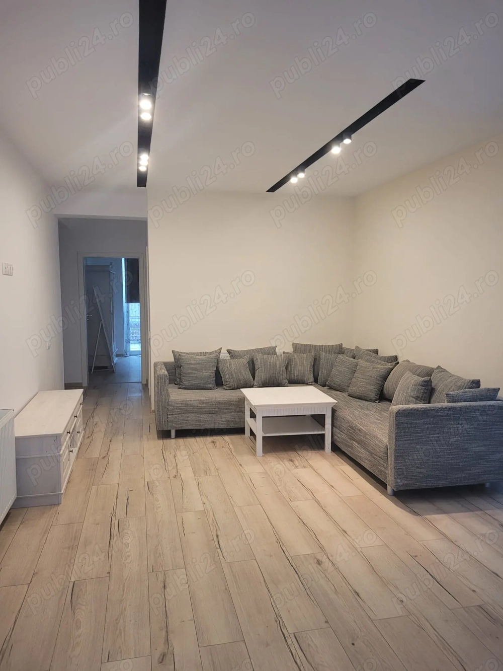 Apartament 3 camere modern   Ghimbav. Complet mobilat, 2 locuri de parcare, zonă liniștită