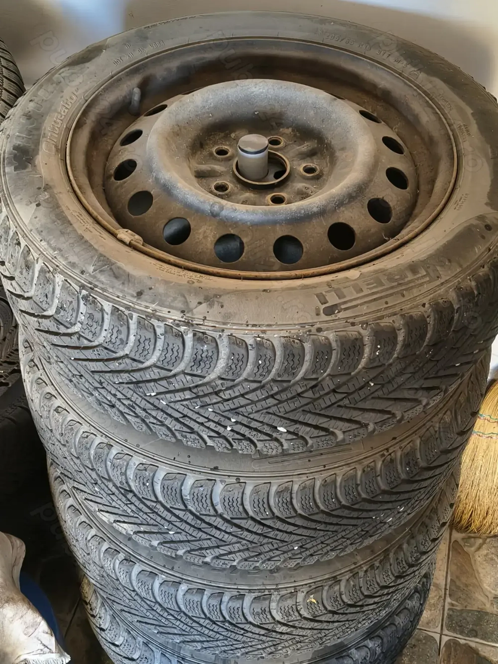 Set cauciucuri iarna Pirelli 205/55 R16 cu jenti si capace