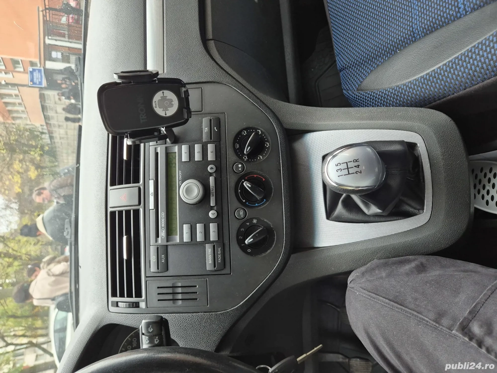 Vand autoturism Ford C Max an fabricatie2006 km267000 cauciucuri iarna vara cu  genti pret 1800 euro